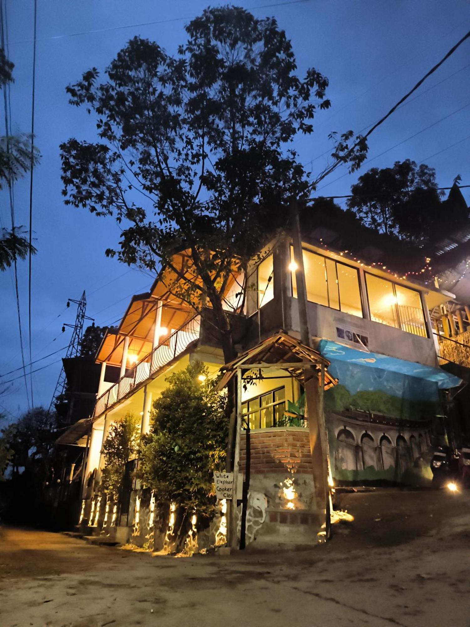 Slon White Elephant Ella Exterior photo